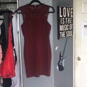 Mini burgundy express dress